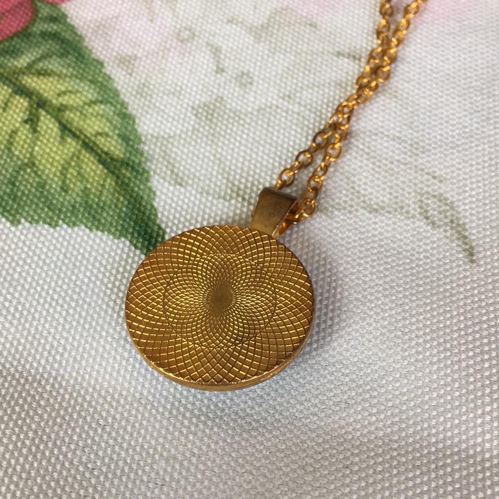 Mandala Glass Cabashon Necklace 18” NWT - Picture 5 of 5